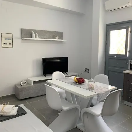 Thania'S House ,4 Minutes From The Center Of Hermoulis Ermoupoli Exterior photo