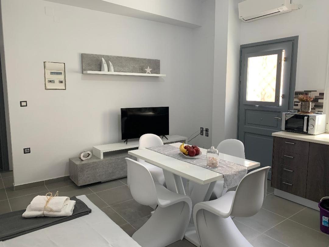 Thania's House ,4 Minutes From The Center Of Hermoulis *