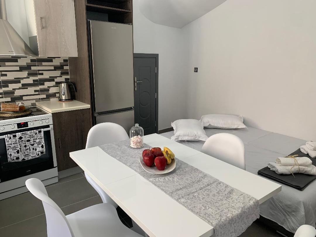 Thania's House ,4 Minutes From The Center Of Hermoulis Apartment